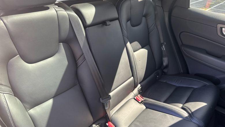 Volvo XC60 2.0 T8 [455] RC PHEV Ultimate Dark 5dr AWD Gtron Estate